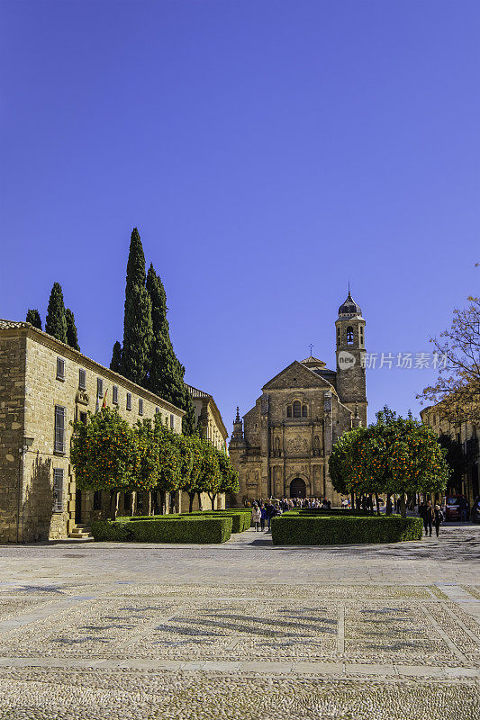 位于Úbeda的Vazquez de Molina广场，一个充满文艺复兴建筑的广场(西班牙安达卢西亚)